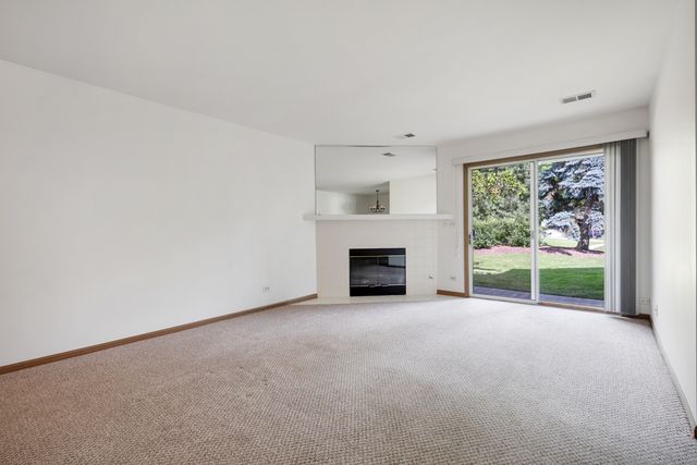 201 charleston Court 3, Schaumburg, IL 60193