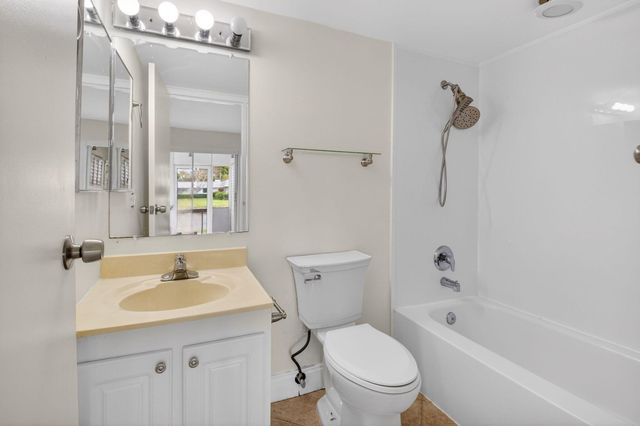 158 Valencia G, Delray Beach, FL 33446