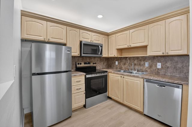 158 Valencia G, Delray Beach, FL 33446