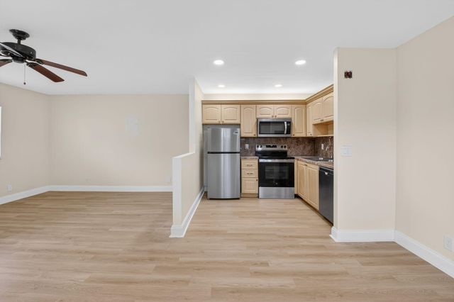 158 Valencia G, Delray Beach, FL 33446