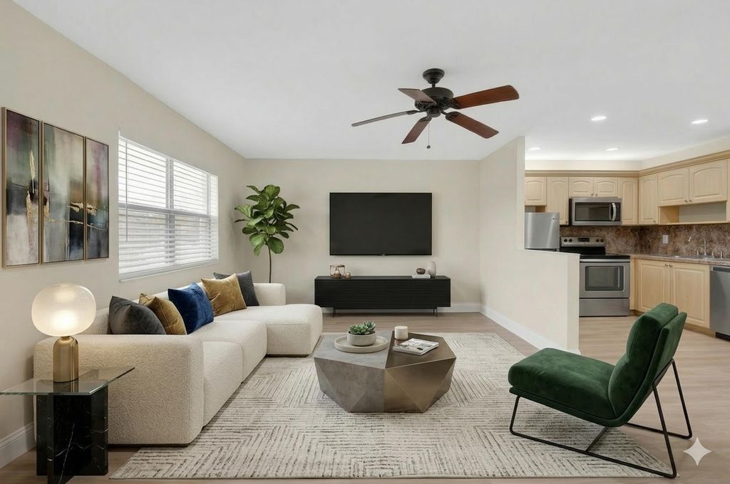 158 Valencia G, Delray Beach, FL 33446