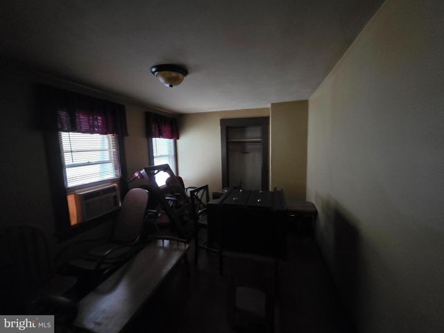 406 W BRIDGE ST, Morrisville, PA 19067