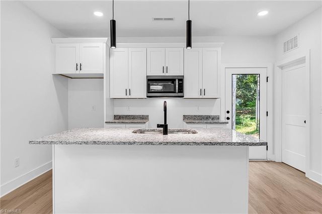112 N Yadkin Avenue, Spencer, NC 28159