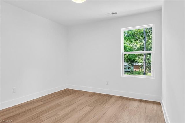 112 N Yadkin Avenue, Spencer, NC 28159