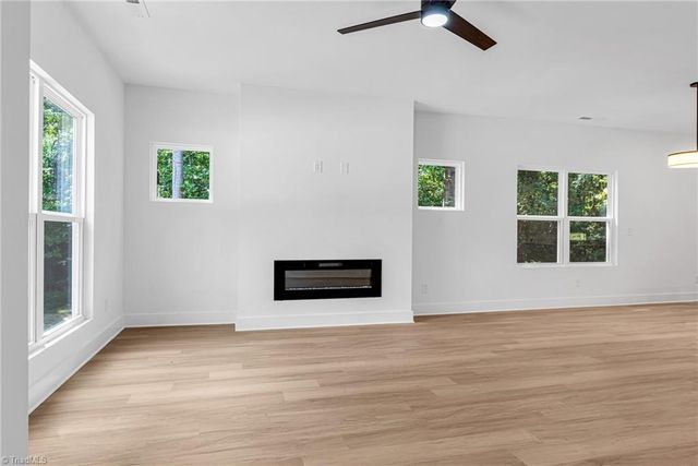 112 N Yadkin Avenue, Spencer, NC 28159