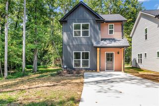 112 N Yadkin Avenue, Spencer, NC 28159