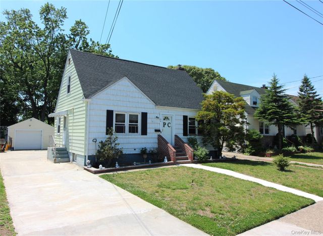 96 Fir Street, Valley Stream, NY 11580
