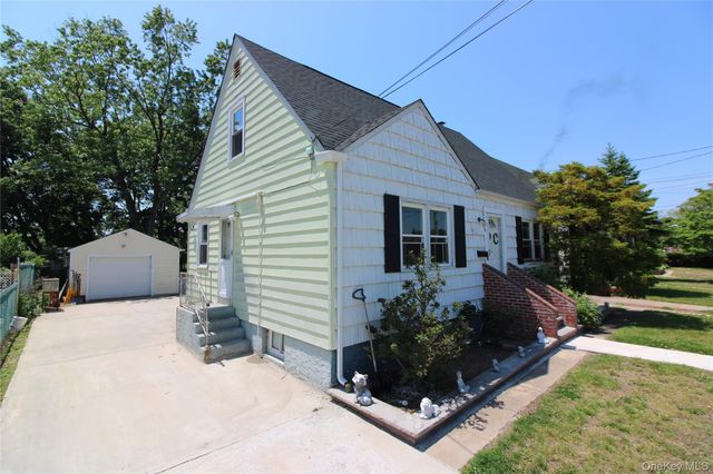 96 Fir Street, Valley Stream, NY 11580