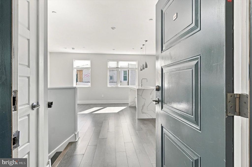 1405 FRANKFORD AVE #301, PHILADELPHIA, PA 19125 — exterior