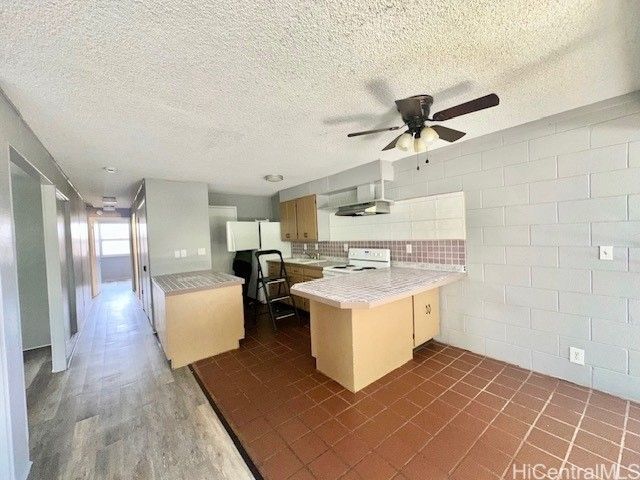 85-215 Ala Akau Street A, Waianae, HI 96792