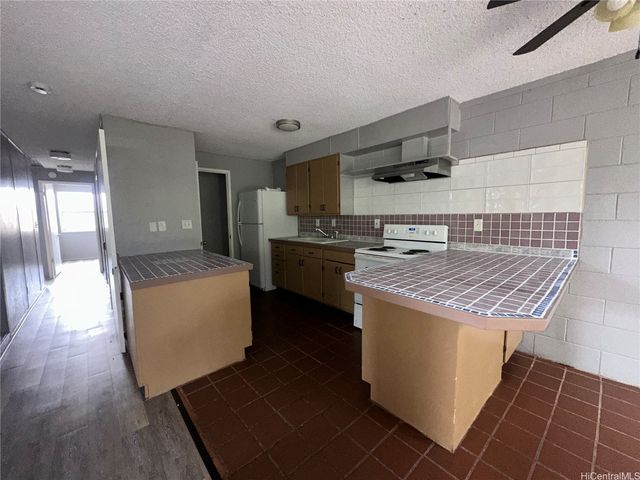 85-215 Ala Akau Street A, Waianae, HI 96792