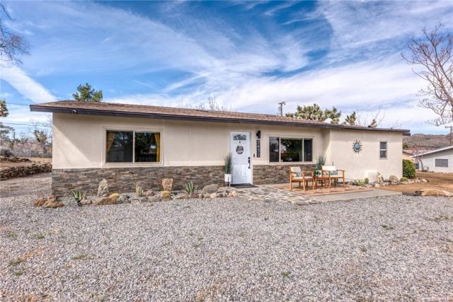 7432 Dumosa, Yucca Valley, CA 92284