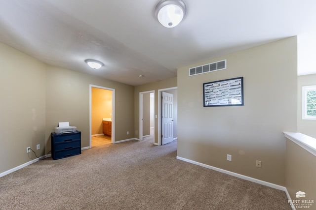 1044 Burton Place, Manhattan, KS 66503