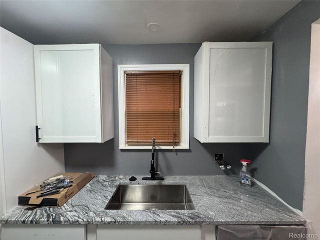 15210 Rossini Drive, Detroit, MI 48205