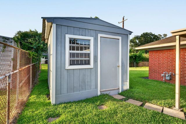 6127 Rietta Street, Houston, TX 77016
