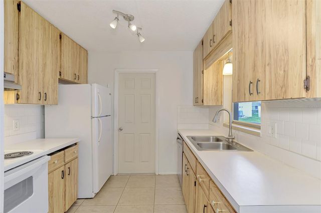 256 PERIWINKLE ROAD, Venice, FL 34293