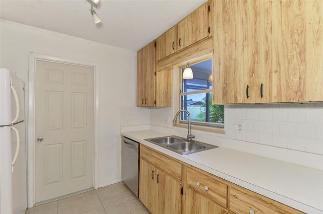 256 PERIWINKLE ROAD, Venice, FL 34293