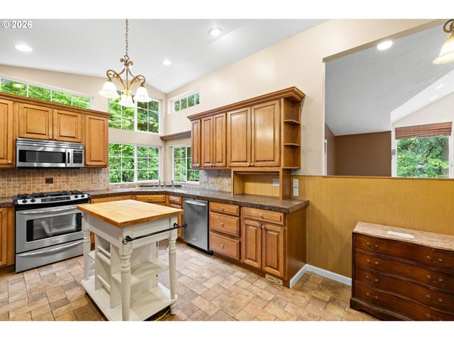 231 Ne SCOTT Dr, Gresham, OR 97030