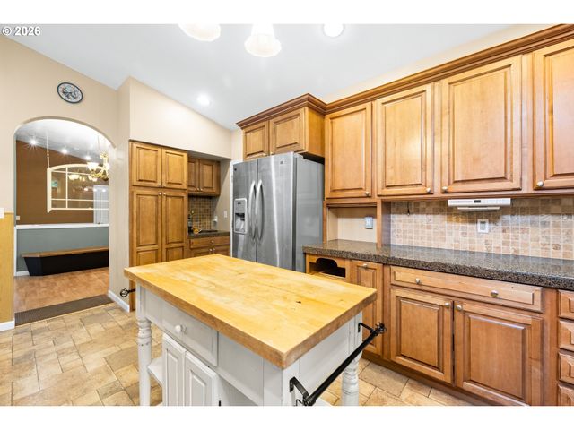 231 Ne SCOTT Dr, Gresham, OR 97030