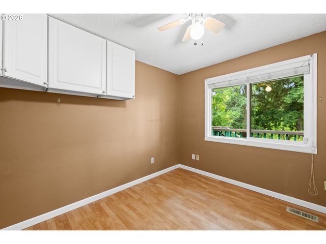 231 Ne SCOTT Dr, Gresham, OR 97030