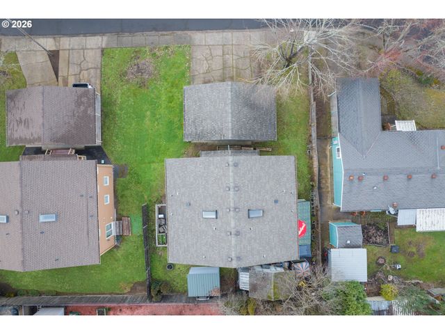215 SMITH Loop, Springfield, OR 97478