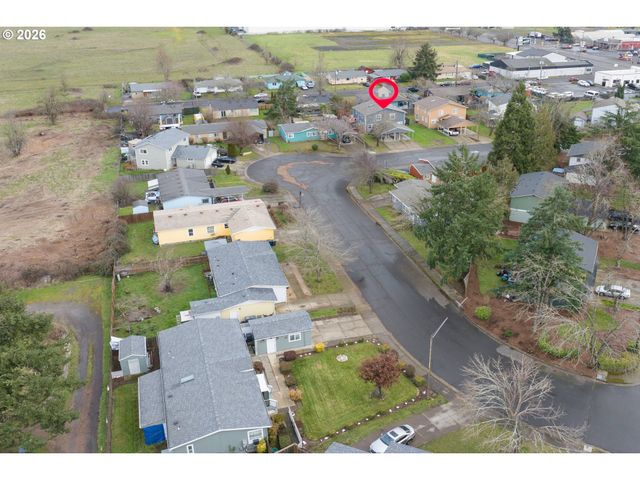 215 SMITH Loop, Springfield, OR 97478
