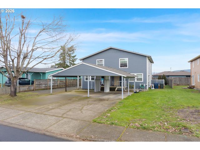 215 SMITH Loop, Springfield, OR 97478