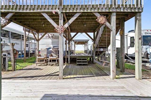 1202 N Redfish Street, Crystal Beach, TX 77650