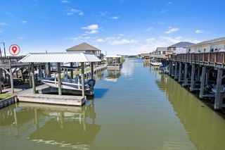 1202 N Redfish Street, Crystal Beach, TX 77650