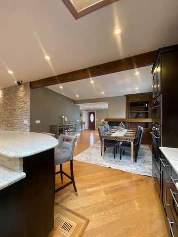 4735 Locust Avenue, Glenview, IL 60025