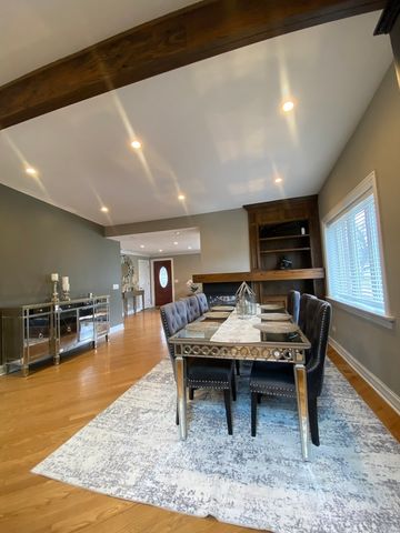 4735 Locust Avenue, Glenview, IL 60025