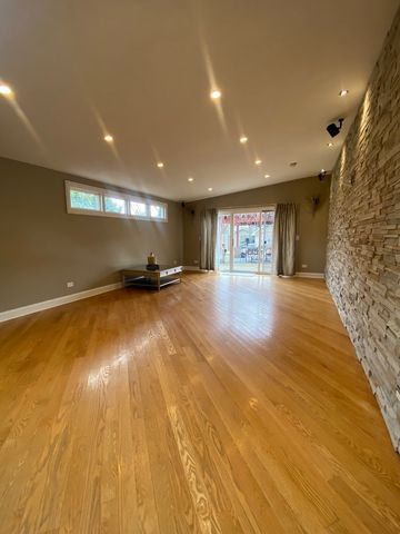 4735 Locust Avenue, Glenview, IL 60025