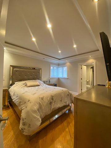 4735 Locust Avenue, Glenview, IL 60025