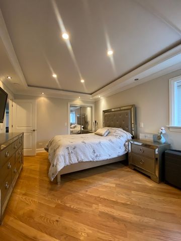 4735 Locust Avenue, Glenview, IL 60025