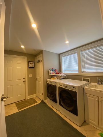 4735 Locust Avenue, Glenview, IL 60025