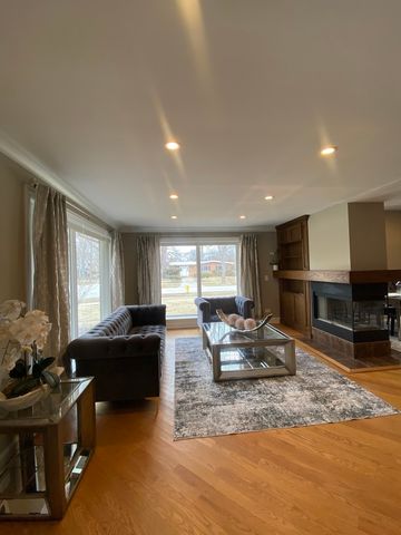 4735 Locust Avenue, Glenview, IL 60025