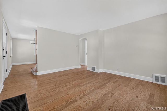 3093 Lyth Rd, Hamburg, NY 14218