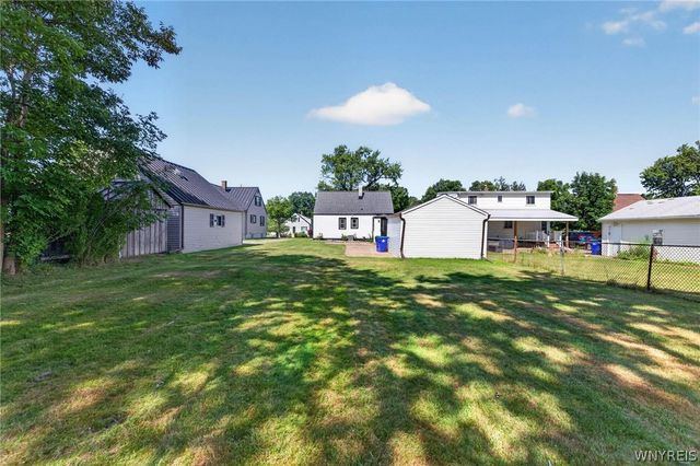 3093 Lyth Rd, Hamburg, NY 14218
