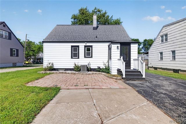3093 Lyth Rd, Hamburg, NY 14218