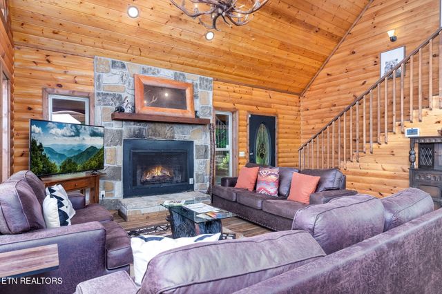 531 Gatlin Drive, Gatlinburg, TN 37738