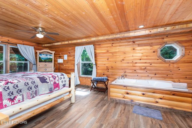 531 Gatlin Drive, Gatlinburg, TN 37738
