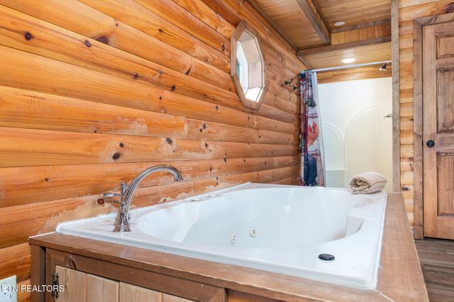 531 Gatlin Drive, Gatlinburg, TN 37738