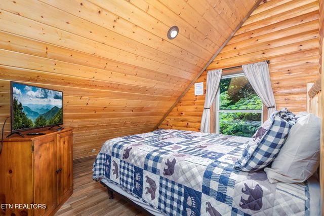 531 Gatlin Drive, Gatlinburg, TN 37738