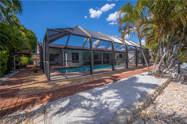 3511 SE 18th PL, Cape Coral, FL 33904