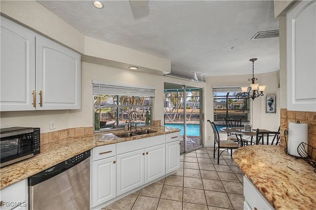 3511 SE 18th PL, Cape Coral, FL 33904