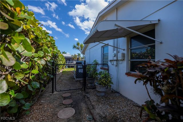 3511 SE 18th PL, Cape Coral, FL 33904