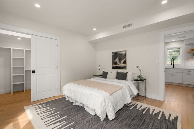 45 Bartlett Ave 45, Belmont, MA 02478