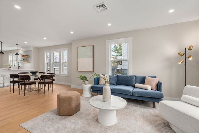 45 Bartlett Ave 45, Belmont, MA 02478