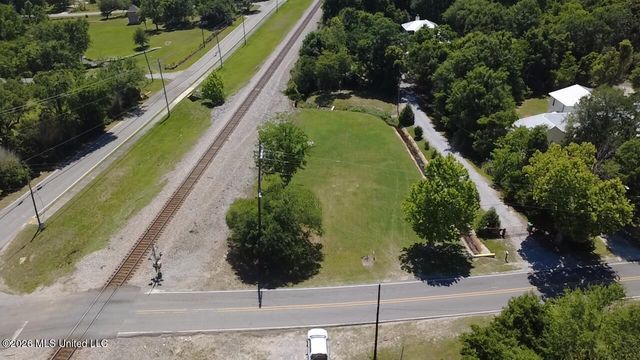 401 Nicholson Avenue, Waveland, MS 39576