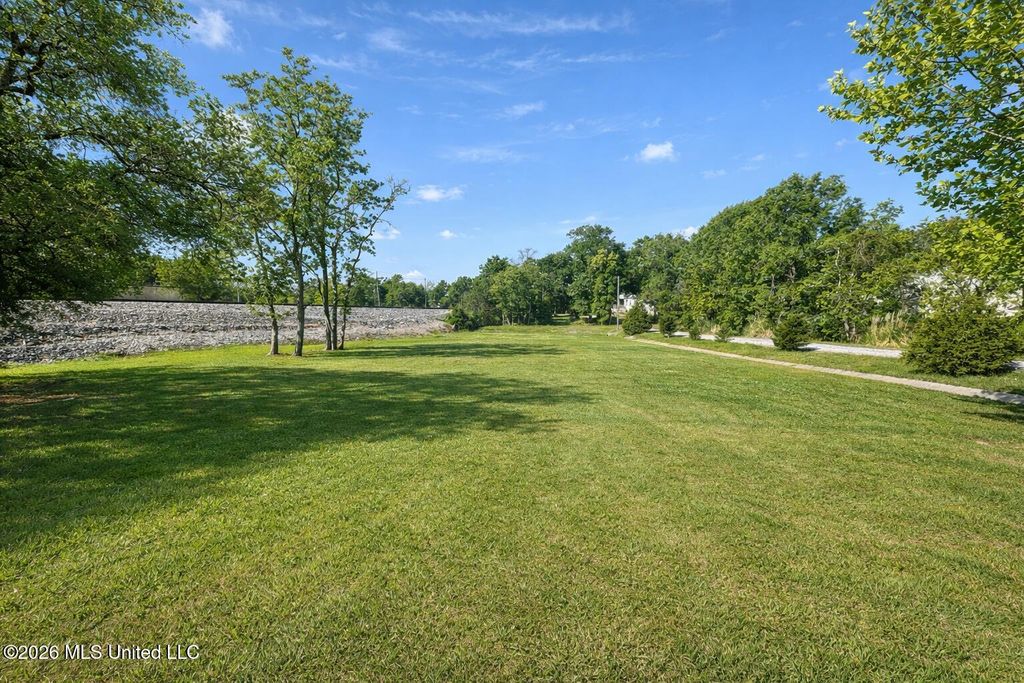 401 Nicholson Avenue, Waveland, MS 39576